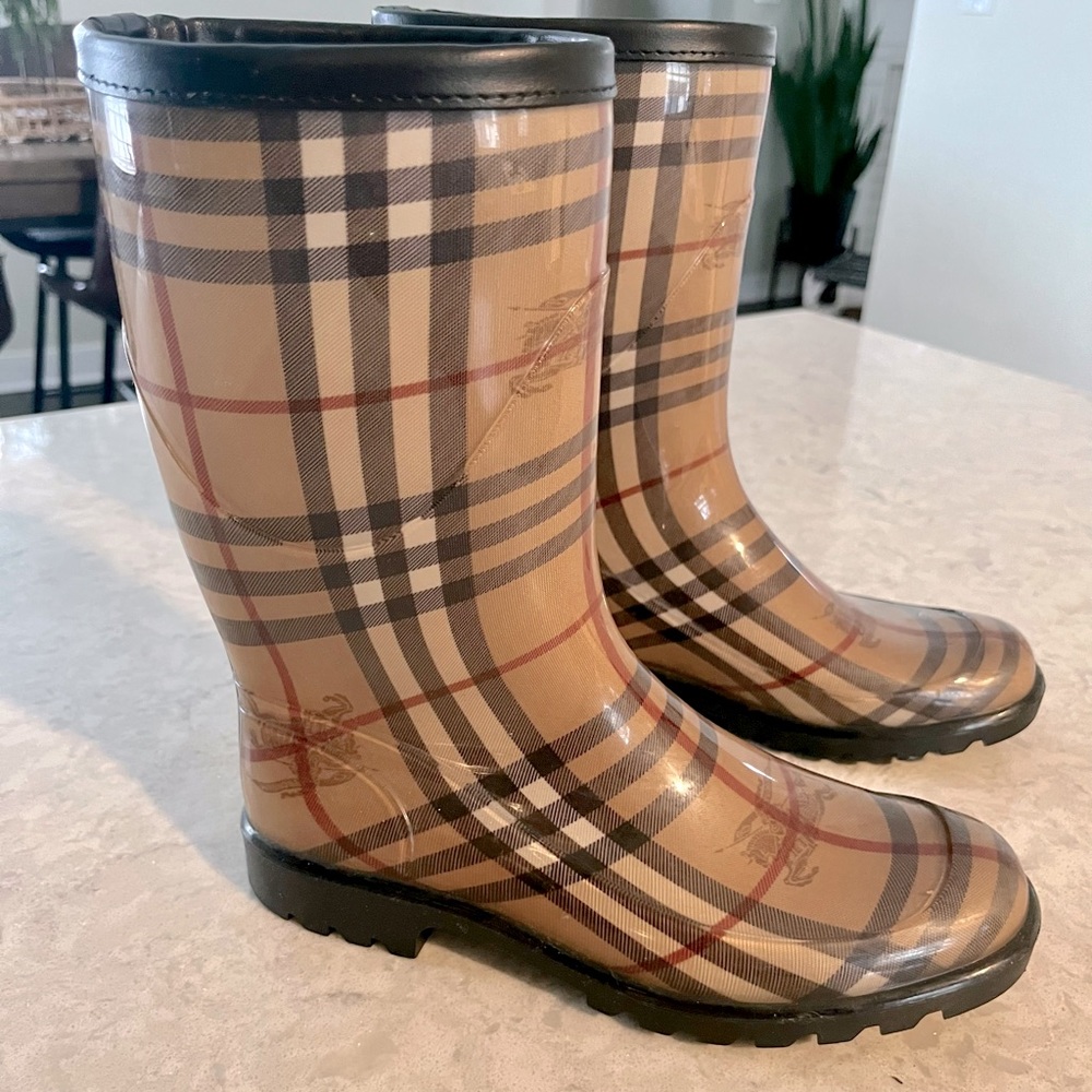 Burberry Rainboots - Picture 1 of 4